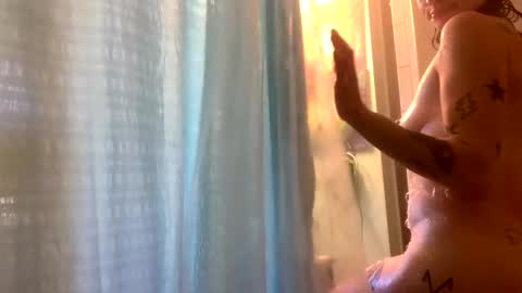 ariel  colin when hes here online show from December 2024 01:40:02 PM