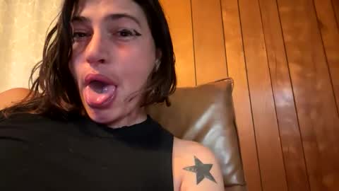 ariel  colin when hes here online show from October 2025 08:42:01 PM