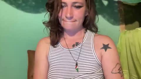 Snapshot of arielwyld chatting on May 2026 04:18:01 AM ariel colin when hes here online show from May 2026 04:18:01 AM