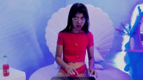 Arietta online show from November 2025 07:41:02 PM