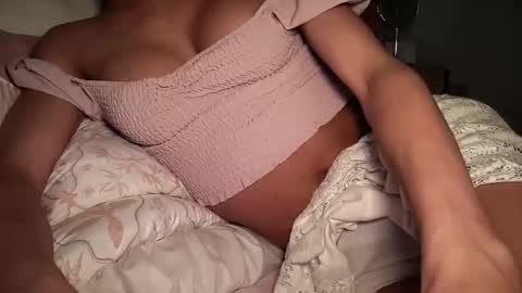 Snapshot of ariia1_ chatting on April 2026 04:30:02 AM Aria online show from April 2026 04:30:02 AM