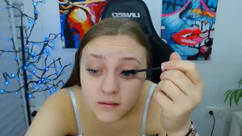 arinabelle online show from November 2025 12:46:02 AM