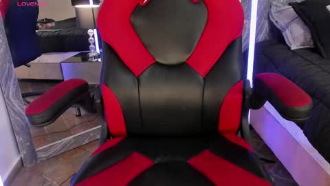 Snapshot of arirobert_ chatting on October 2025 04:13:02 AM Ari Robert online show from October 2025 04:13:02 AM