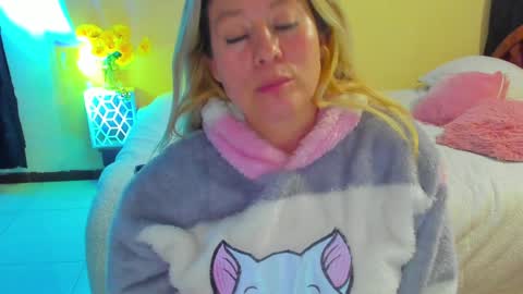 Snapshot of arisha_katy1 chatting on February 2025 03:52:01 AM arisha_katy1 online show from February 2025 03:52:01 AM