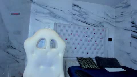 arisha_lee2 online show from July 2026 11:33:02 PM