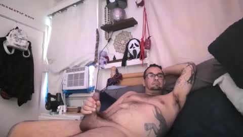 Snapshot of armstrong1718 chatting on December 2024 03:44:02 AM armstrong1718 online show from December 2024 03:44:02 AM