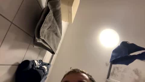 armyskater32 online show from September 2025 08:35:01 PM