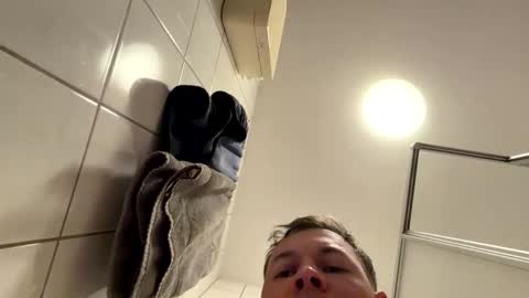 armyskater32 online show from May 2026 10:23:01 AM