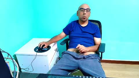 arnelux72 online show from May 2026 06:08:01 AM