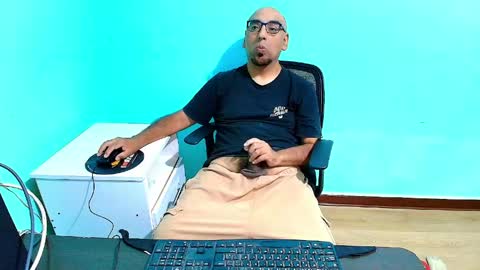 arnelux72 online show from May 2026 05:23:02 AM
