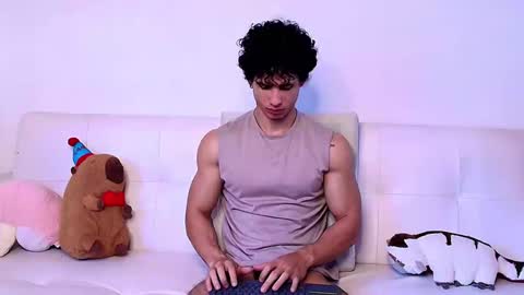 arnold black online show from December 2024 08:01:02 PM