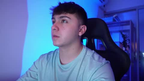 Snapshot of aron__cooper chatting on April 2026 05:26:02 PM aron__cooper online show from April 2026 05:26:02 PM