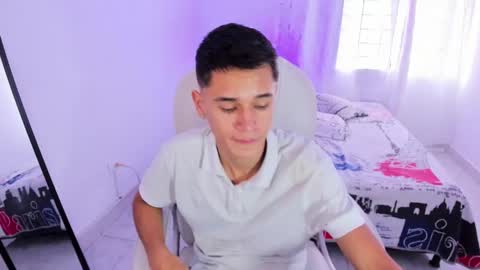 Aaron online show from September 2025 07:37:02 PM