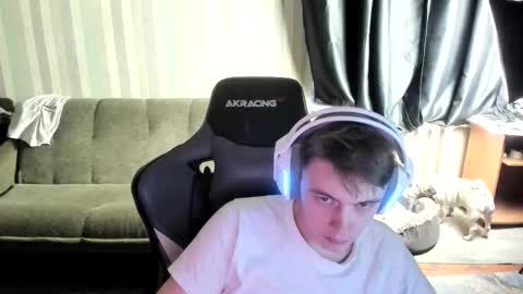 Snapshot of aron_neall chatting on December 2025 07:39:02 AM biggest penis online show from December 2025 07:39:02 AM