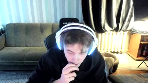 Snapshot of aron_neall chatting on January 2026 07:02:02 AM biggest penis online show from January 2026 07:02:02 AM