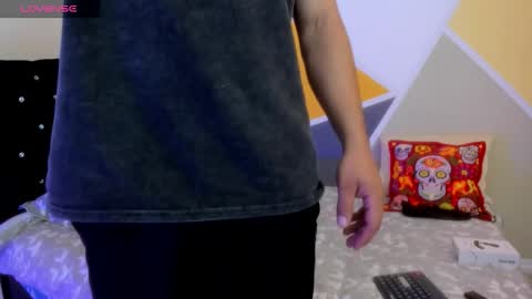 Aron Santoro online show from September 2025 02:11:02 PM