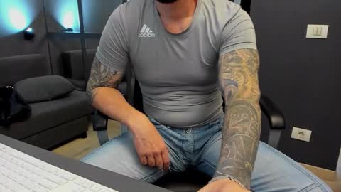 AronGrant online show from November 2025 09:31:01 AM