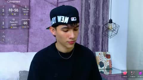 Arontawers online show from May 2026 08:06:01 PM