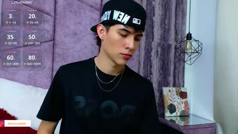 Arontawers online show from May 2026 08:48:01 PM