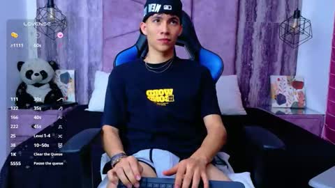 Arontawers online show from June 2026 08:47:01 PM