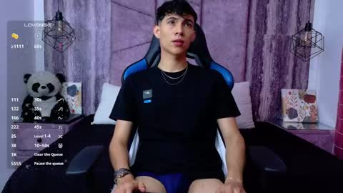 Arontawers online show from June 2026 07:17:02 PM