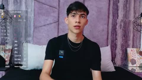 Arontawers online show from June 2026 07:16:01 PM