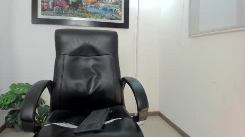   online show from February 2025 11:02:02 PM