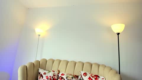   online show from December 2025 07:55:01 PM