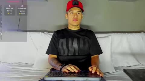 Snapshot of aroon_fit chatting on February 2026 12:17:01 PM AROON HOT online show from February 2026 12:17:01 PM