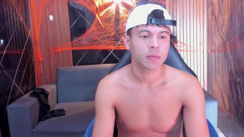 Aroon   online show from October 2025 08:31:01 PM