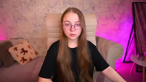 arrinawair online show from May 2026 06:53:01 AM