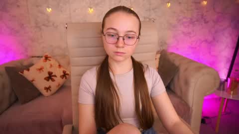 arrinawair online show from May 2026 07:04:02 AM
