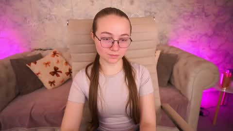 arrinawair online show from May 2026 06:42:02 AM