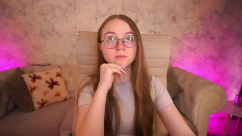 arrinawair online show from May 2026 07:04:02 AM