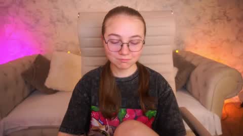 arrinawair online show from June 2026 07:00:01 AM