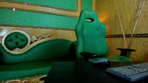 Snapshot of arrkabella chatting on January 2025 04:00:02 PM online show from January 2025 04:00:02 PM