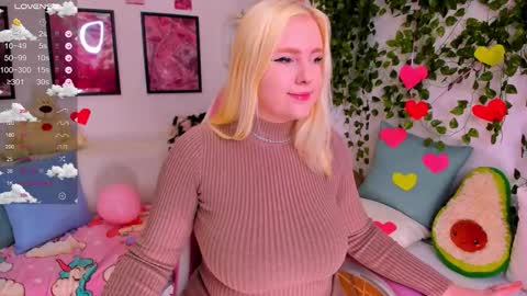 art_lovee_ online show from March 2026 01:14:01 AM