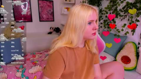 art_lovee_ online show from March 2026 01:44:01 AM