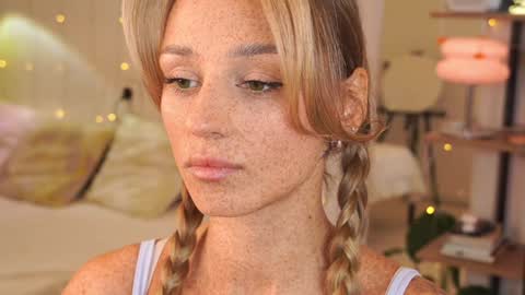 Snapshot of artease chatting on December 2024 11:18:02 AM Arti Next Streams - online show from December 2024 11:18:02 AM