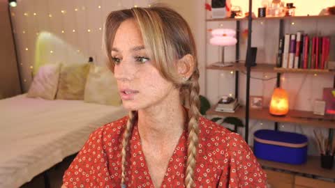 Snapshot of artease chatting on December 2024 09:57:01 AM Arti Next Streams - online show from December 2024 09:57:01 AM