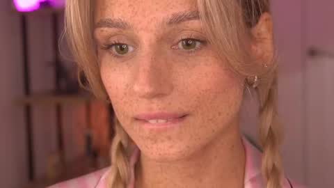 Snapshot of artease chatting on February 2025 02:44:02 PM Arti Next Streams - online show from February 2025 02:44:02 PM