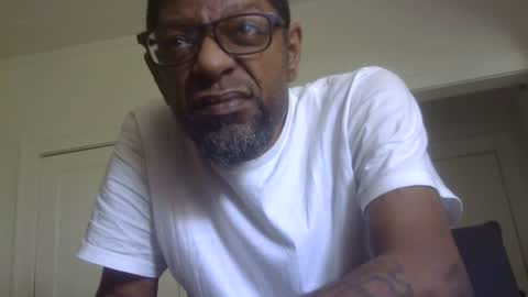 Snapshot of arteblazze chatting on May 2026 06:42:02 PM Arteblazze not daddy boy bitch or nigga online show from May 2026 06:42:02 PM