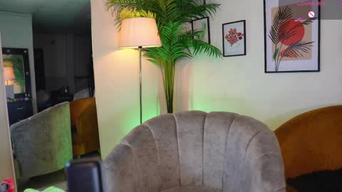 Chloe  online show from March 2025 07:59:02 PM