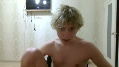 Snapshot of artem228play chatting on June 2026 10:58:02 PM artem228play online show from June 2026 10:58:02 PM