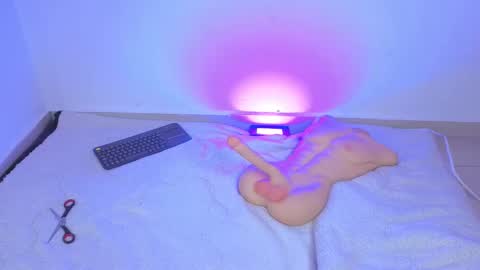 Snapshot of artemisa_leon chatting on October 2025 05:19:01 AM artemisa_leon online show from October 2025 05:19:01 AM