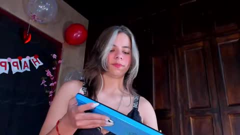 artemisablake online show from February 2025 03:54:02 PM