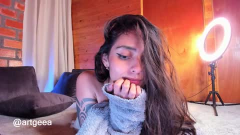 Linda  independent model artgeea online show from December 2024 11:47:01 PM