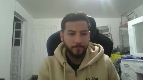 arthur1718 online show from December 2025 01:00:01 AM