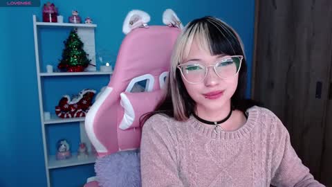 Snapshot of artic_love chatting on December 2024 03:52:02 AM Lenna online show from December 2024 03:52:02 AM