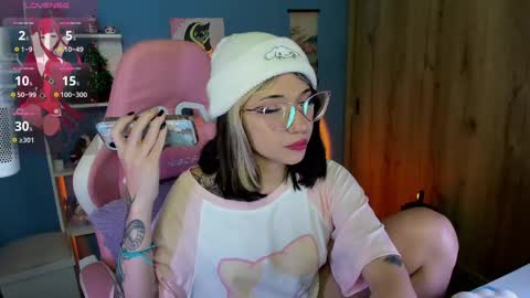 Snapshot of artic_love chatting on March 2025 06:13:02 AM Lenna online show from March 2025 06:13:02 AM